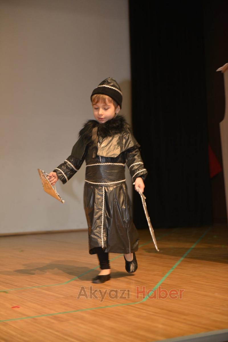 NEVRUZ BANOĞLU’NDAN GERİ DÖNÜŞEN KOSTÜMLER PROJESİ