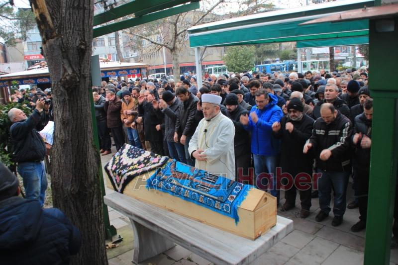 Nezaket Özel Defnedildi