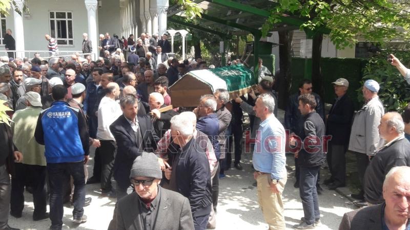 Niyazi Evren Defnedildi