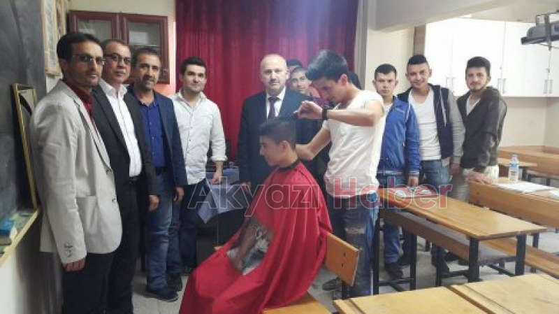 Akyazı Berberler Odası Başkanları Mesleki Eğitim Merkezini Ziyaret Etti