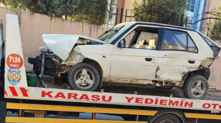 Öfkelendiği eşinin otomobilini böyle pert etti