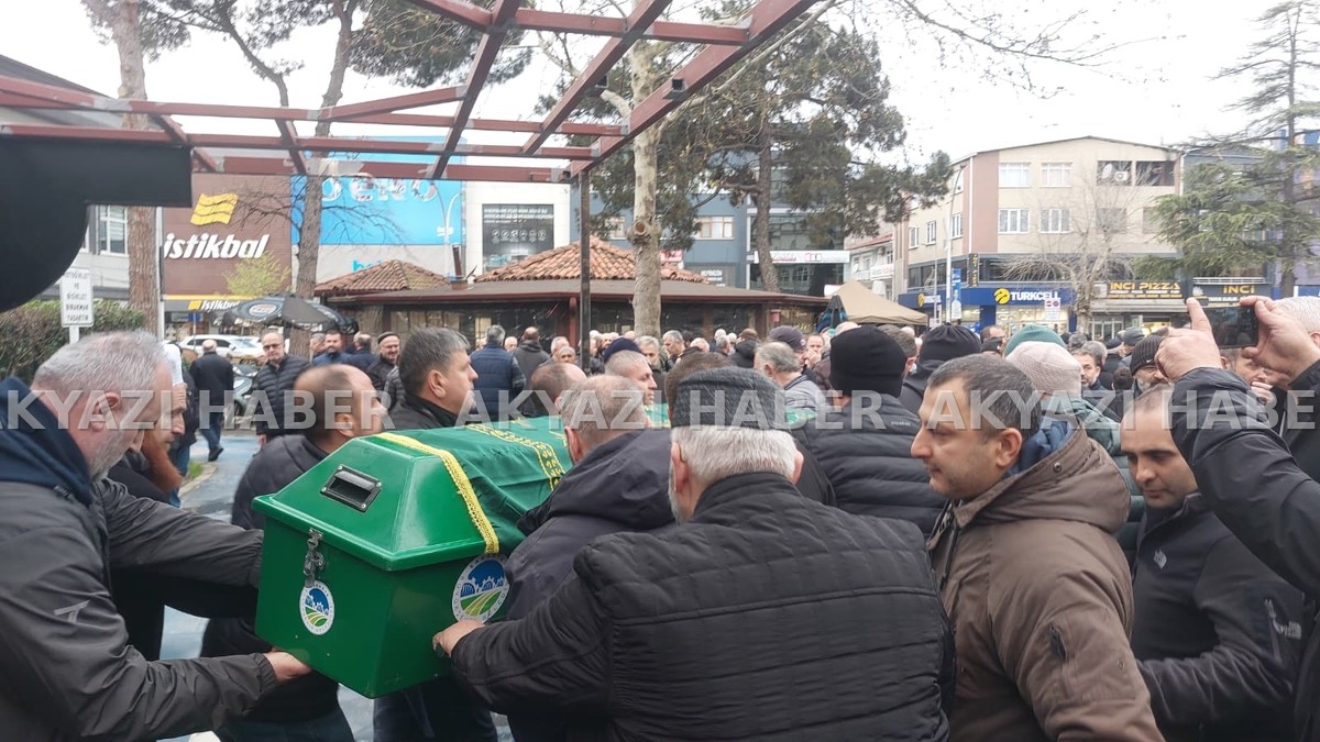 Oğlu tarafından ölü bulunmuştu. Son yolculuğuna uğurlandı.