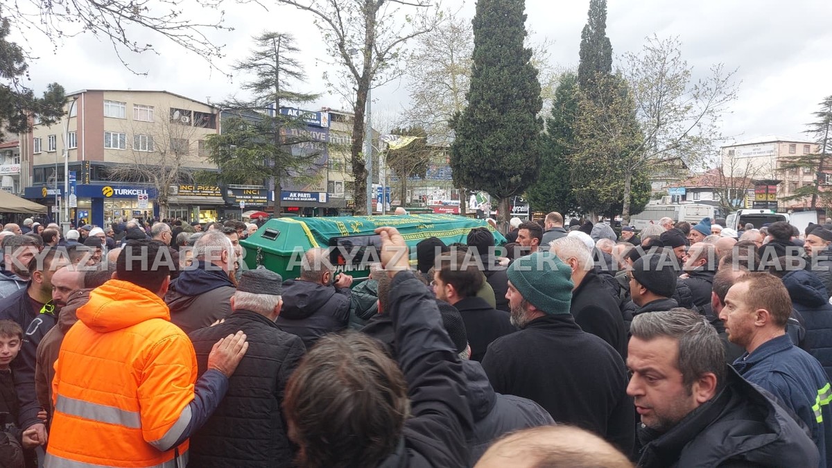 Oğlu tarafından ölü bulunmuştu. Son yolculuğuna uğurlandı.