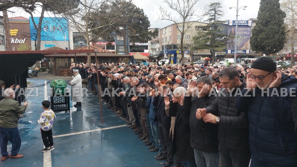 Oğlu tarafından ölü bulunmuştu. Son yolculuğuna uğurlandı.