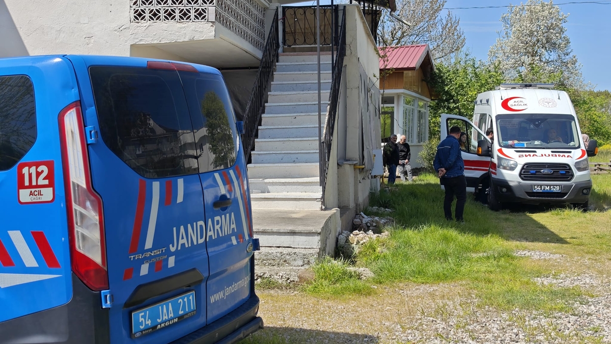Oğlunu uyandırmak için yanına gitti: Yatakta ölü buldu