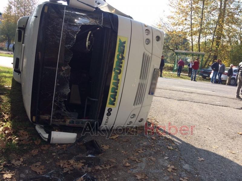 Otomobil Öğrenci Servisine Çarptı 