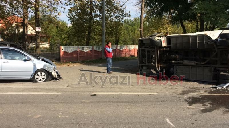 Otomobil Öğrenci Servisine Çarptı 