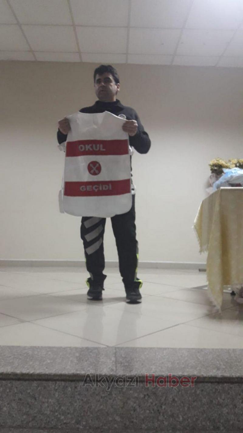 Öğrenci ve öğretmenlere  Okul Geçidi Görevlisi Eğitimi verildi