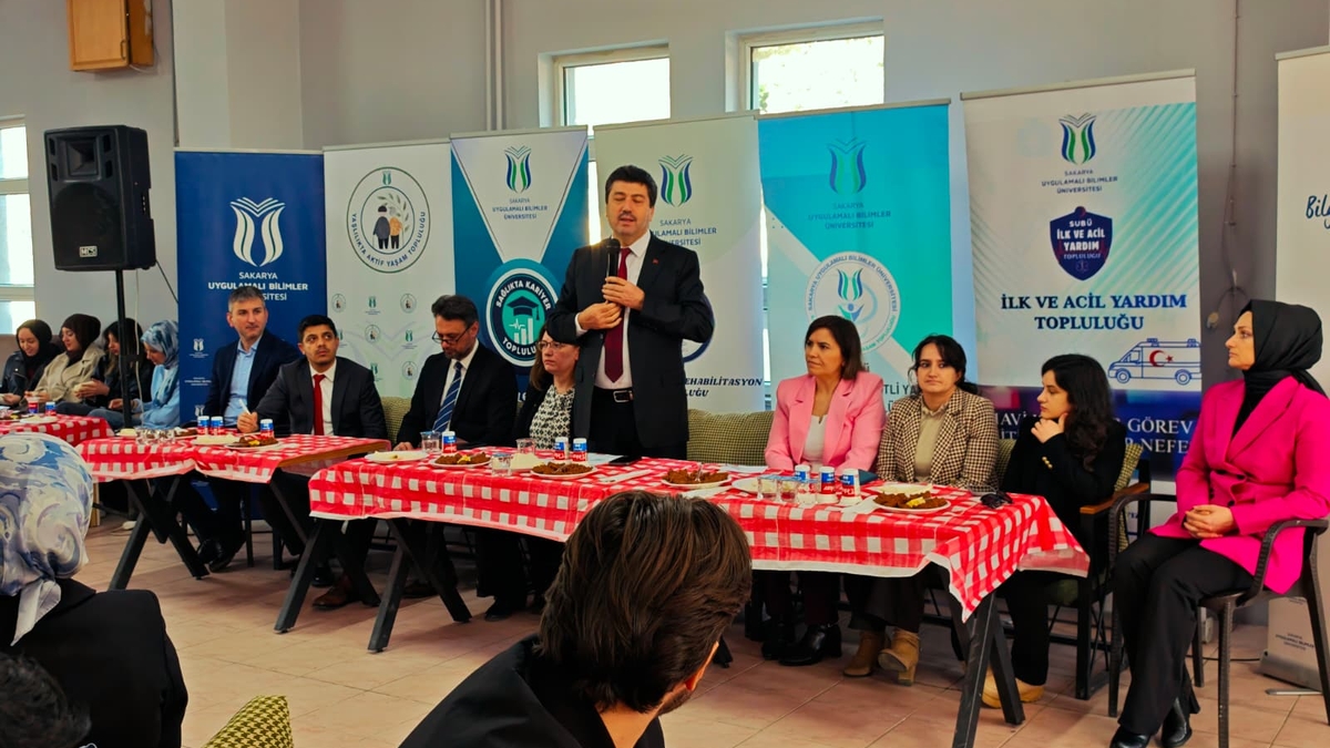 Öğrenciler Konuştu, Rektör Dinledi: Akyazı’da Önemli Buluşma