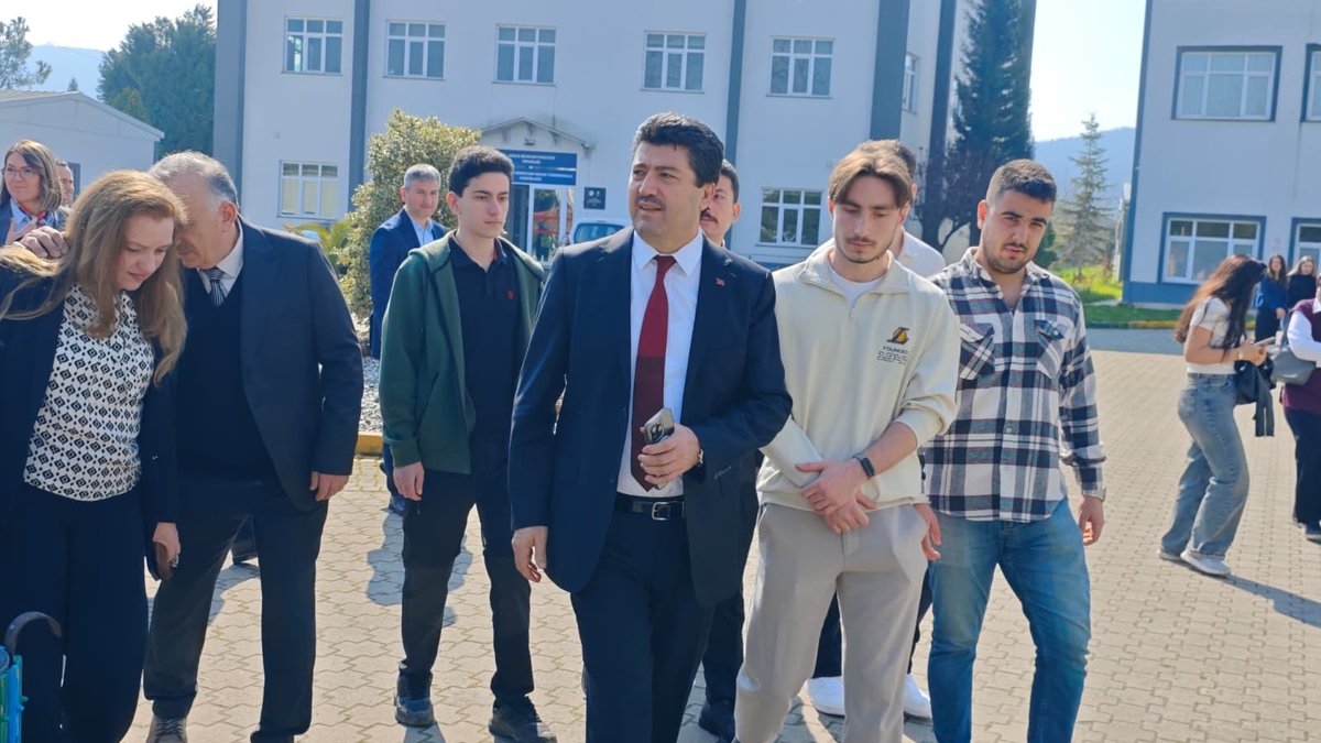 Öğrenciler Konuştu, Rektör Dinledi: Akyazı’da Önemli Buluşma