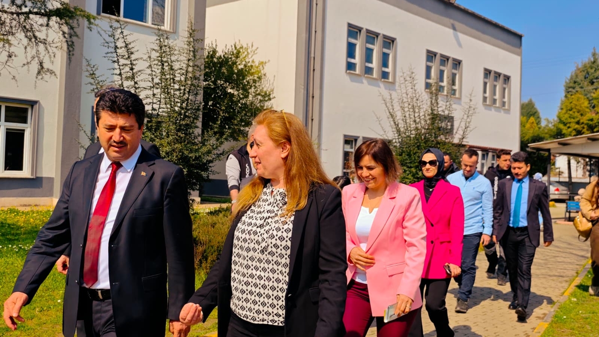 Öğrenciler Konuştu, Rektör Dinledi: Akyazı’da Önemli Buluşma