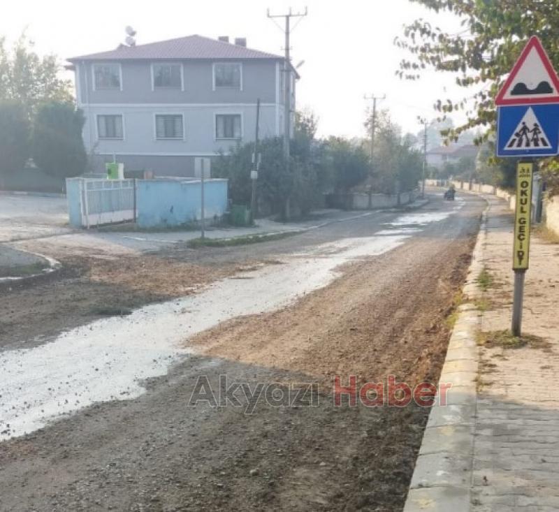 Öğrenciler Toz Bulutu İçinde Okula Gidiyor