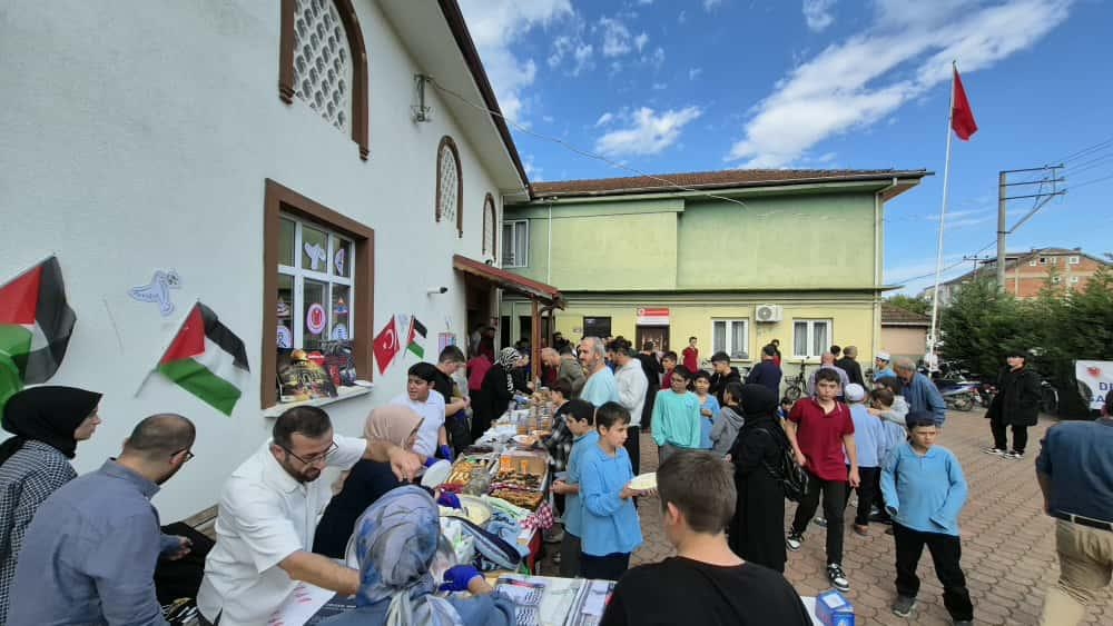 Öğrencilerden Gazze İçin Anlamlı Kermes
