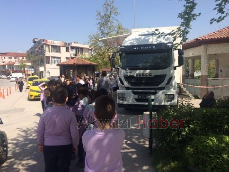 Öğrenciler Deprem Simülatöründe Eğitim Gördü