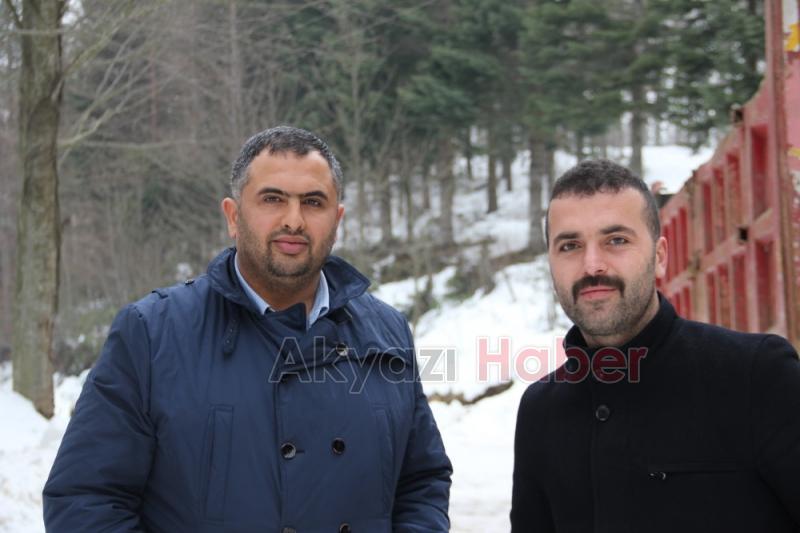 Öğrencilere karne hediyesi olarak dağdan kar taşıdılar