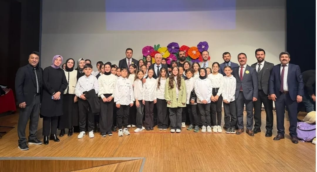 Öğretmen için çal klibi büyük ilgi gördü