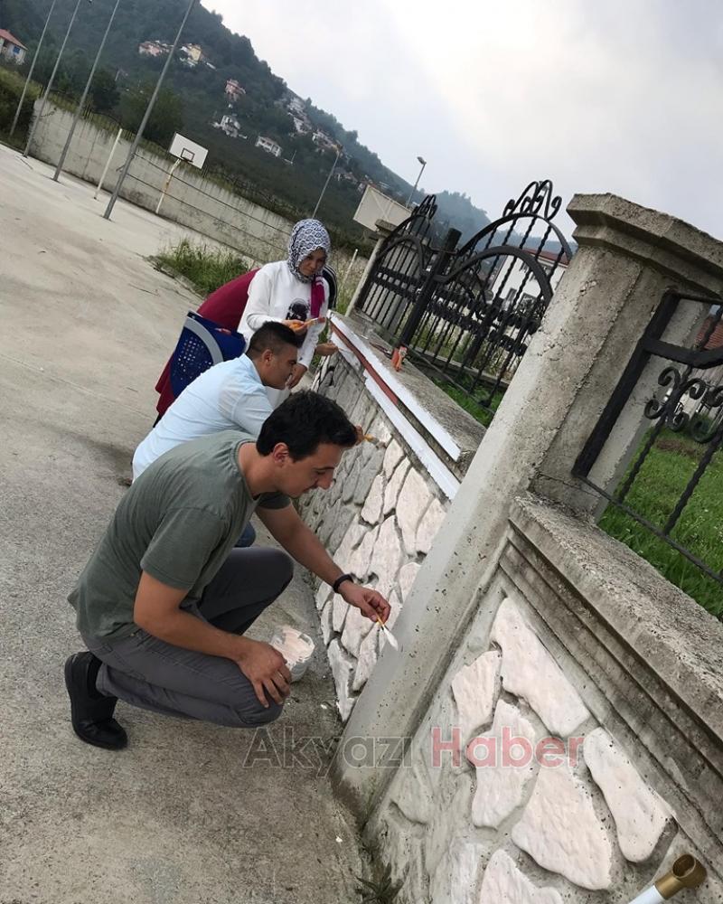 ÖĞRETMENLER 2019 2020 SEZONU’NA DUVARLARI BOYAYARAK BAŞLADI