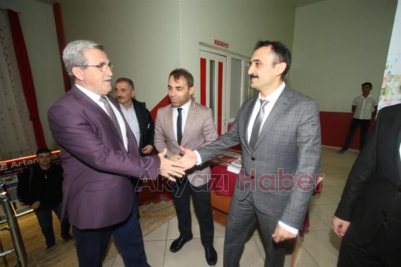 ÖĞRETMENLER GÜNÜ DÜZENLENEN YEMEK PROGRAMI İLE KUTLANDI