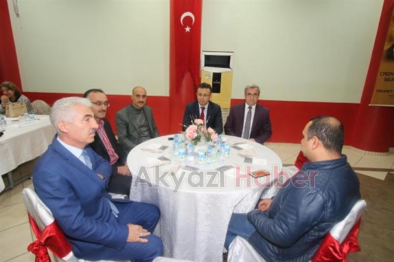 ÖĞRETMENLER GÜNÜ DÜZENLENEN YEMEK PROGRAMI İLE KUTLANDI