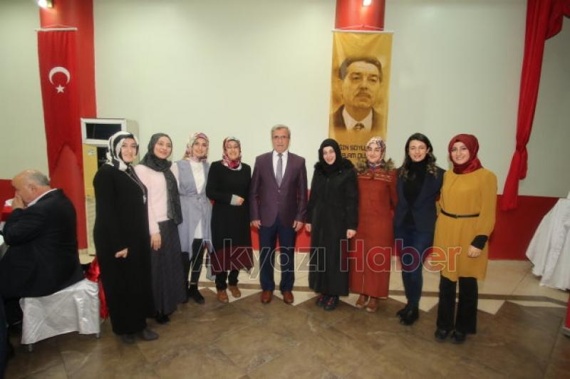 ÖĞRETMENLER GÜNÜ DÜZENLENEN YEMEK PROGRAMI İLE KUTLANDI