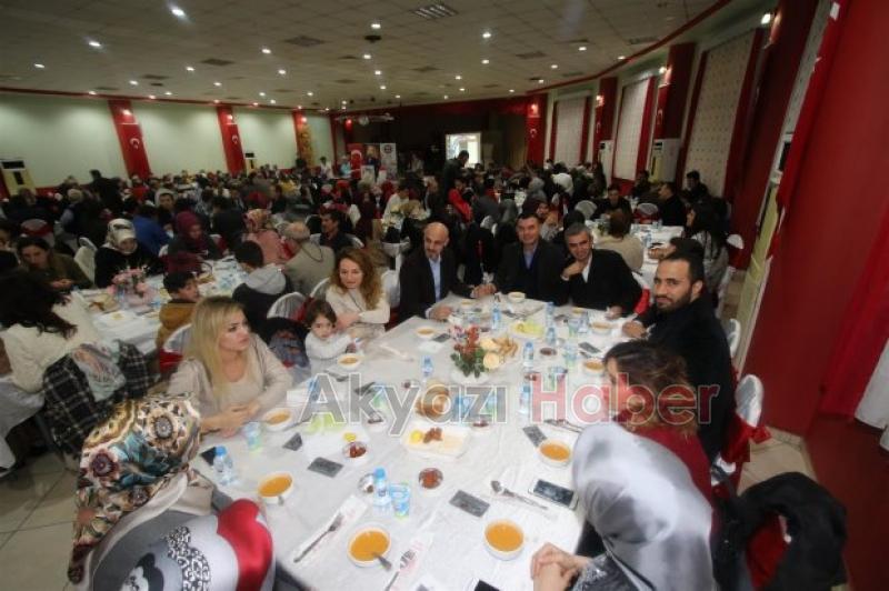 ÖĞRETMENLER GÜNÜ DÜZENLENEN YEMEK PROGRAMI İLE KUTLANDI