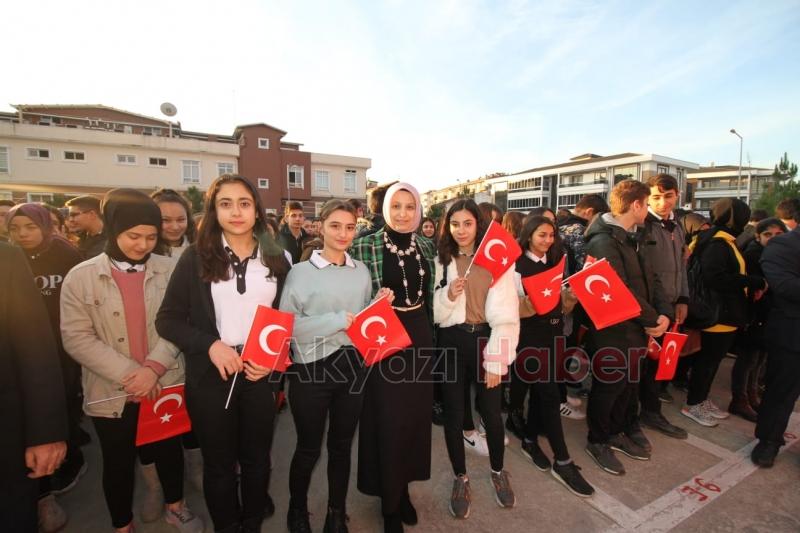 Okullarda Her Yer Kırmızı Beyaza Büründü