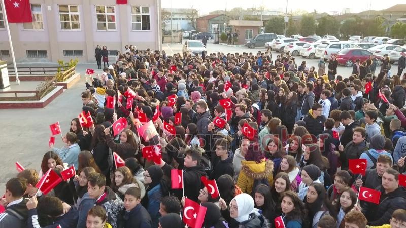 Okullarda Her Yer Kırmızı Beyaza Büründü