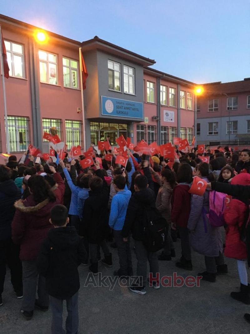 Okullarda Her Yer Kırmızı Beyaza Büründü