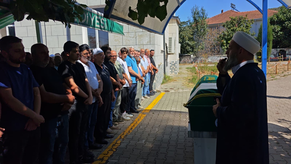 Ömer Atmaca Toprağa Verildi 