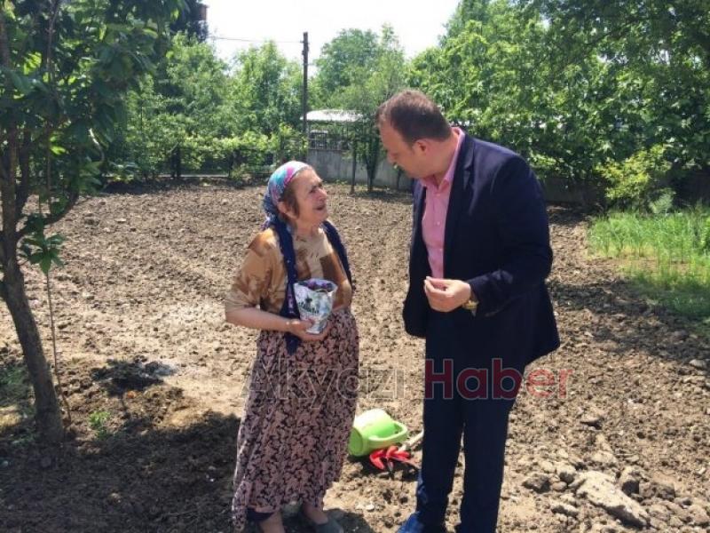 Ömercikler Mahallesi Muhtarı Anneleri Unutmadı