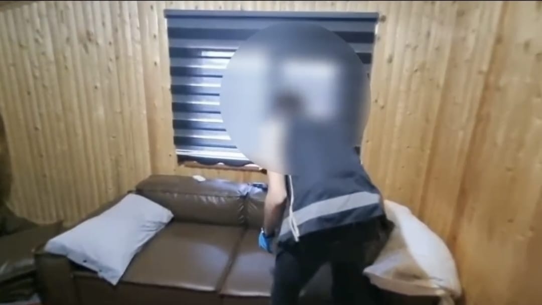 Organize suç örügütü üyesi 4 kişi bungalovda yakalandı