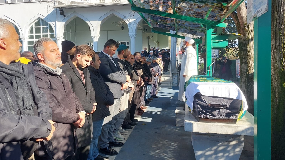 Orhan Kasal Toprağa Verildi 