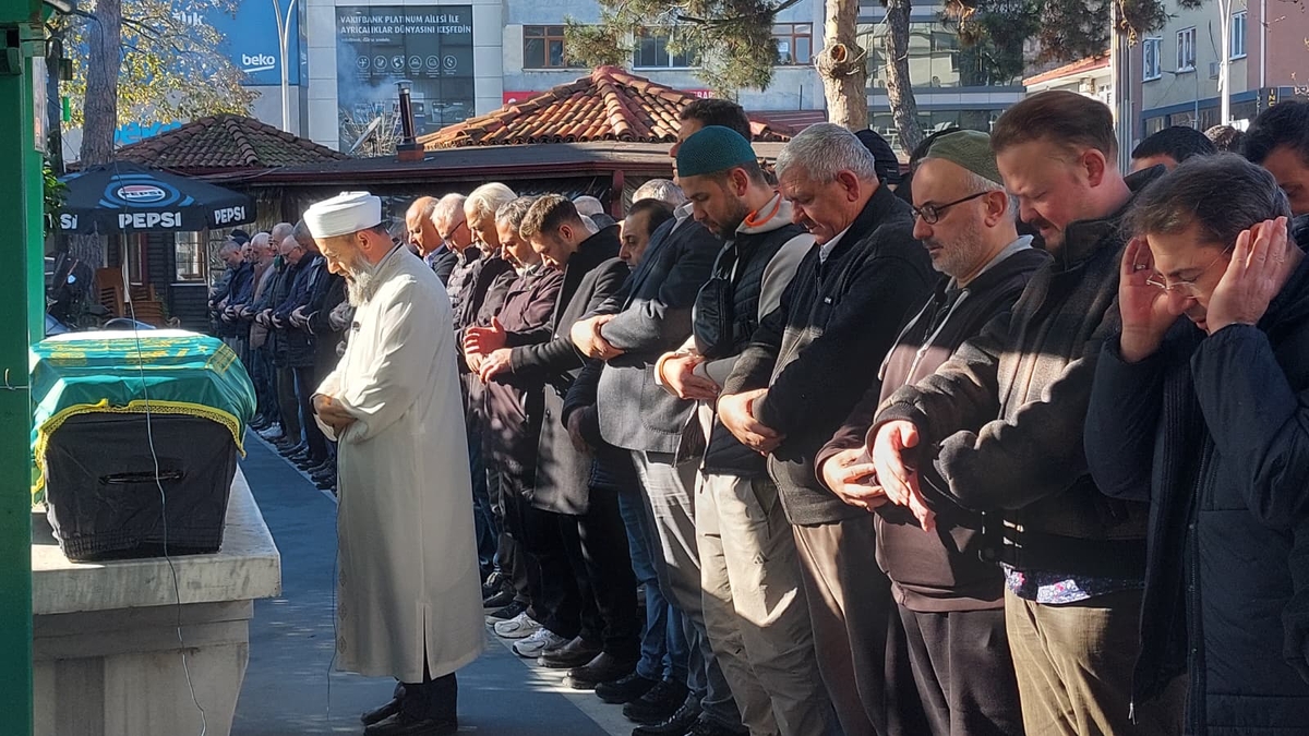 Orhan Kasal Toprağa Verildi 