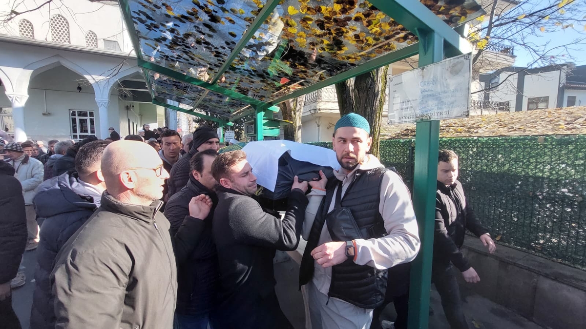 Orhan Kasal Toprağa Verildi 