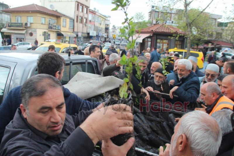 ORMAN İŞLETMESİNDEN KANDiL ÖNCESi FiDAN DAĞITIMI YAPILDI