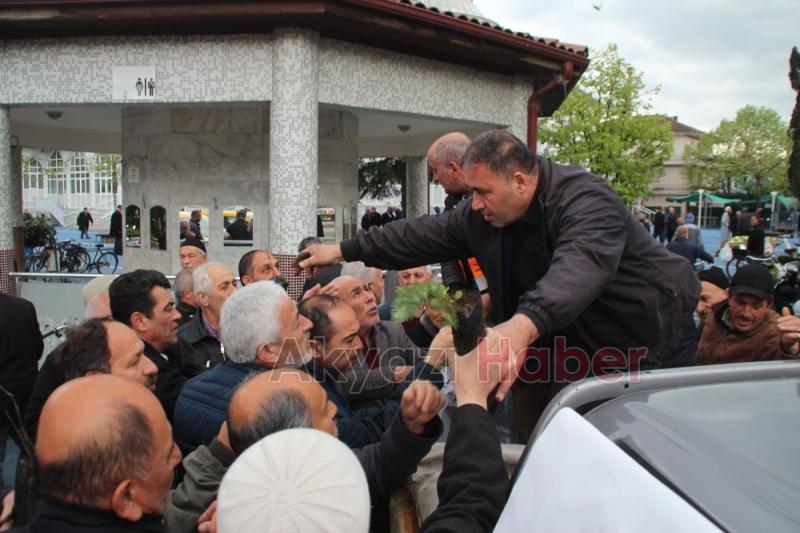 ORMAN İŞLETMESİNDEN KANDiL ÖNCESi FiDAN DAĞITIMI YAPILDI