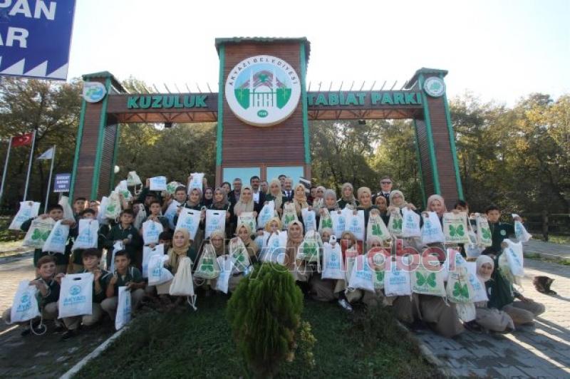 Orman Parkta Doğa Yürüyüşü Ve Meyve Fidanı Dikimi