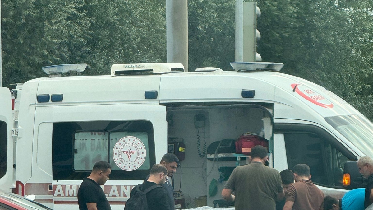 Ormanköy'de motosikletler çarpıştı