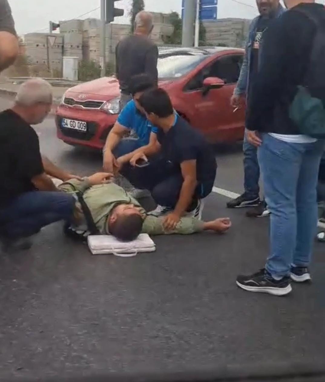 Ormanköy'de motosikletler çarpıştı