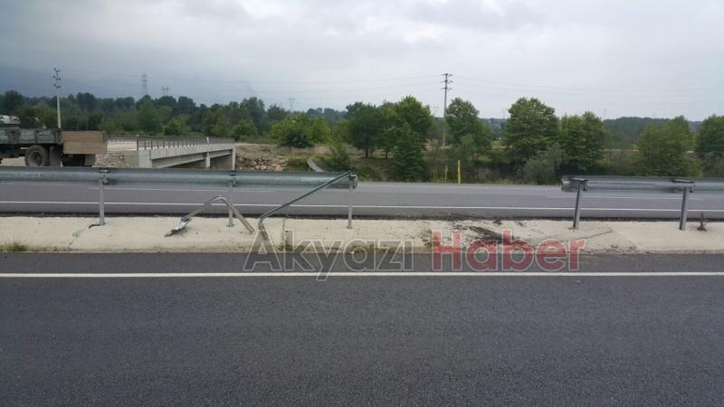 Orta Bariyerleri Sökerek Geçit Yaptılar