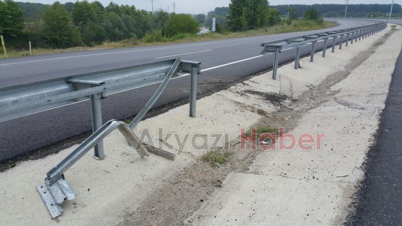 Orta Bariyerleri Sökerek Geçit Yaptılar