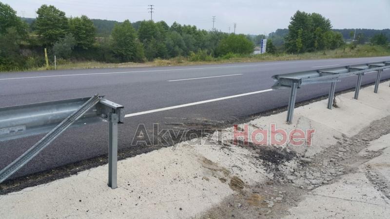 Orta Bariyerleri Sökerek Geçit Yaptılar