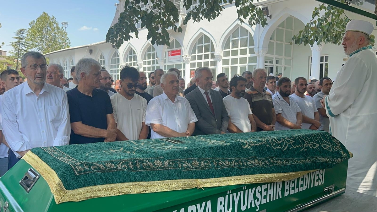 Osman Akcan Defnedildi