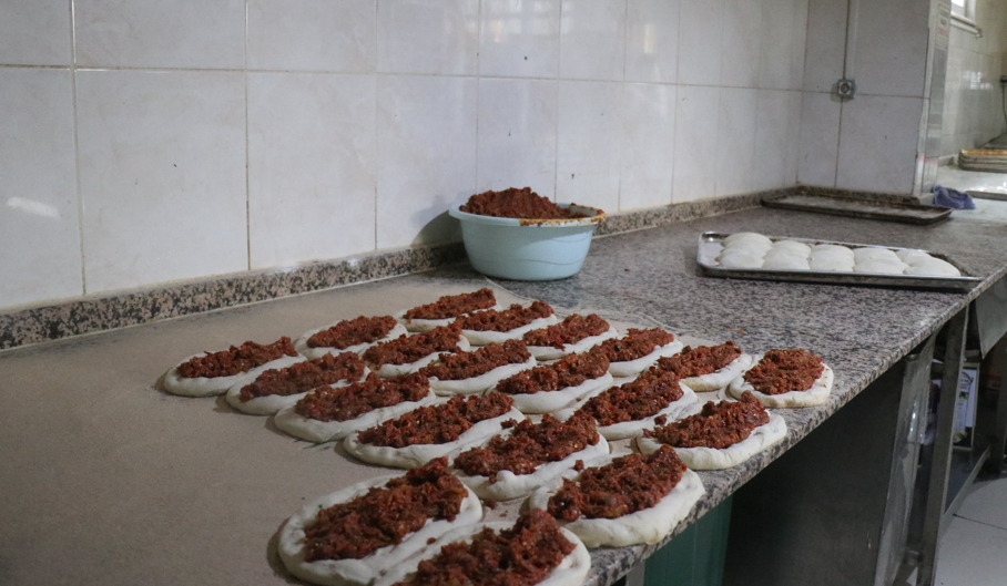 Osmanlı'dan kalma Ramazan geleneği; 11 ay bekleyip sıraya giriyorlar