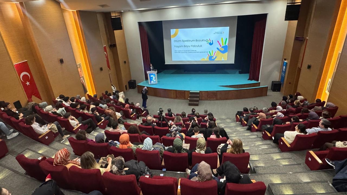 Otizme dair bilimsel yaklaşımlar SGM’de ele alındı