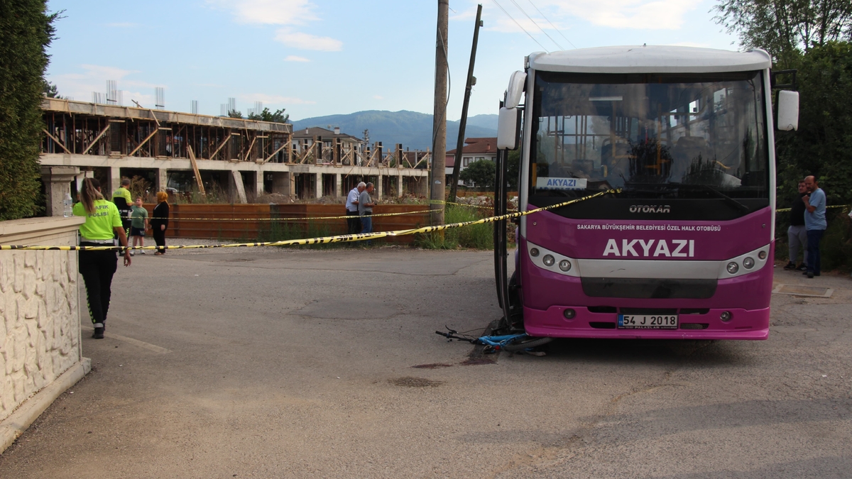 Bisikletli çocuk halk otobüsünün altında kaldı