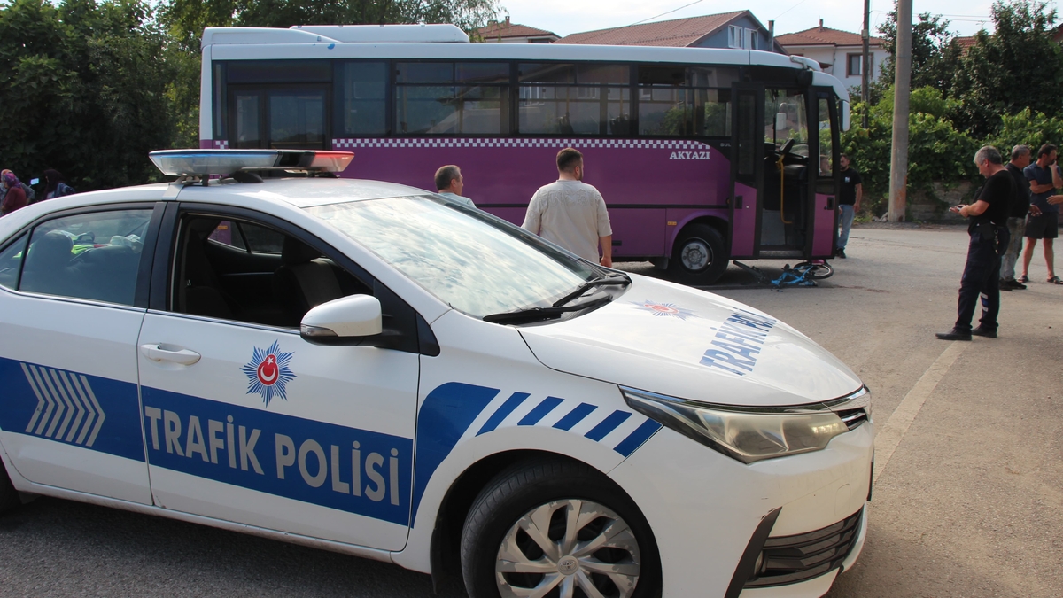 Bisikletli çocuk halk otobüsünün altında kaldı