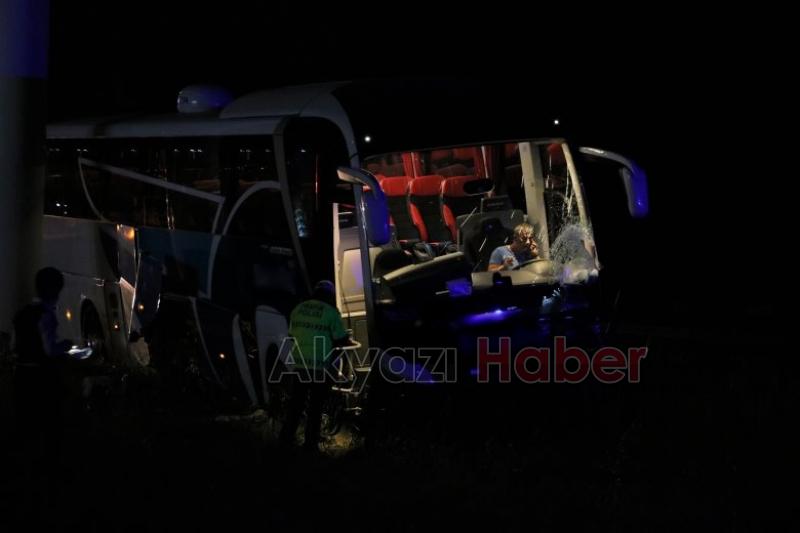 Otobüs karşı yöne geçti 2 ölü