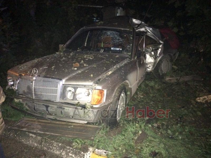 Otomobil Ağaça Çarptı 2 Yaralı