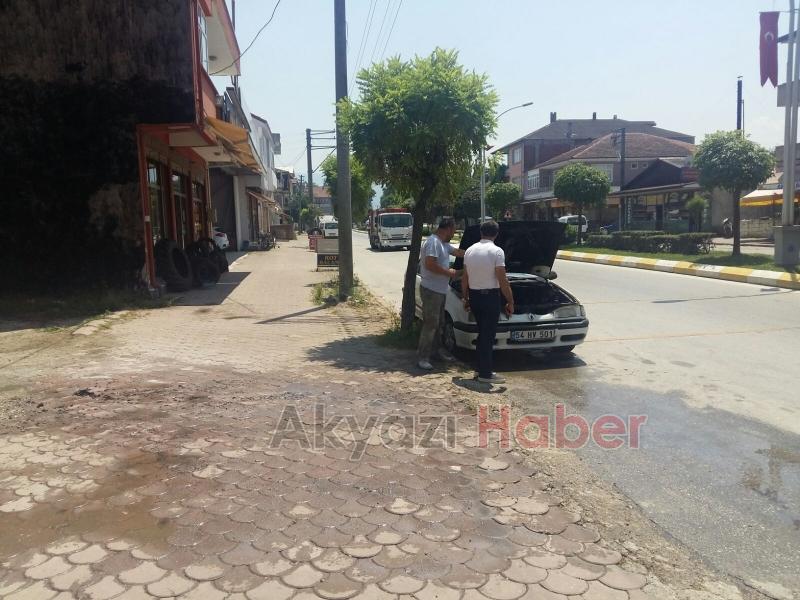 Otomobil Alev Aldı